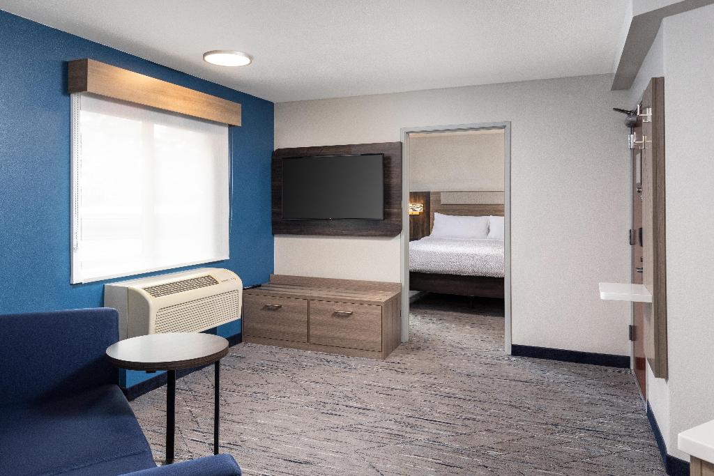 Holiday Inn Express Portland South - Lake Oswego photo 11