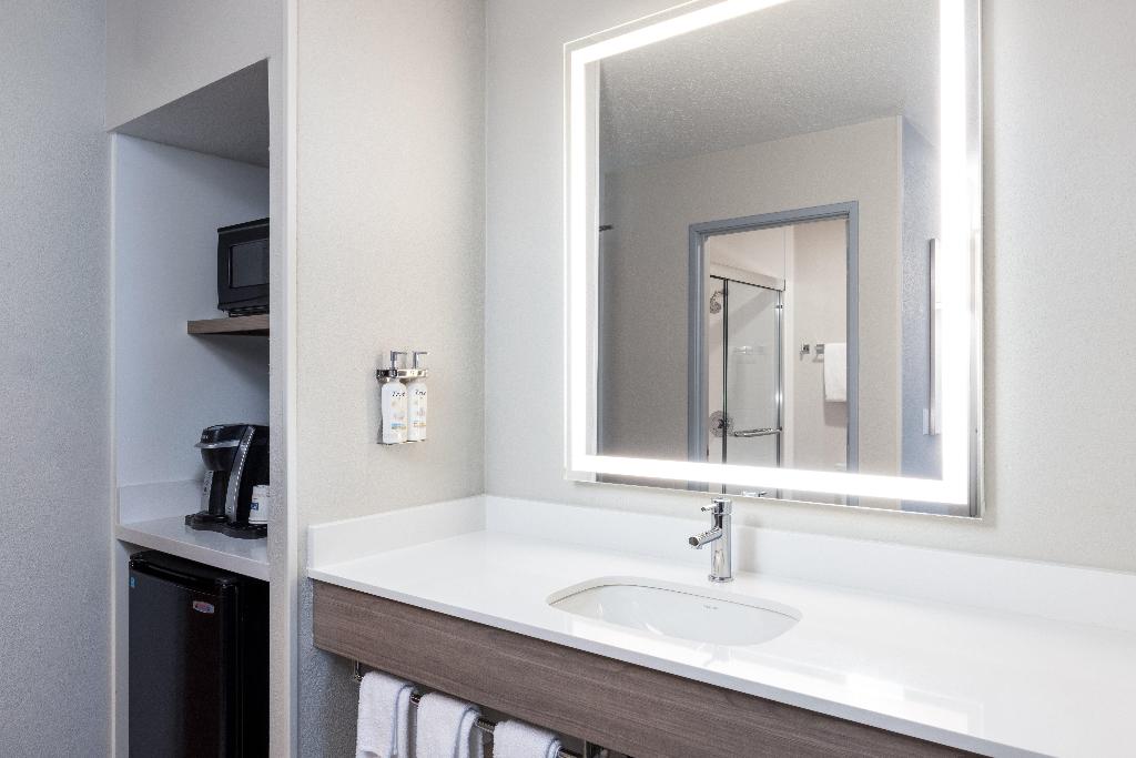 Holiday Inn Express Portland South - Lake Oswego photo 13