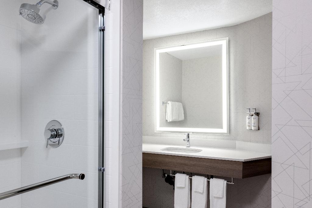 Holiday Inn Express Portland South - Lake Oswego photo 34