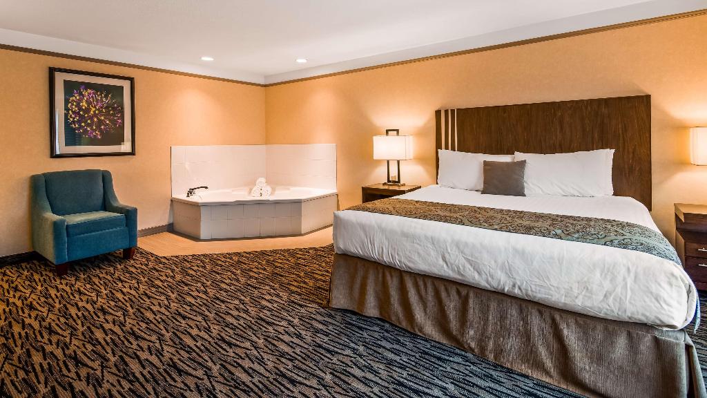 Best Western Plus Pitt Meadows Inn & Suites