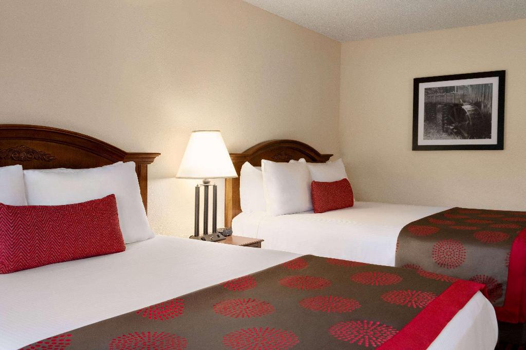 Ramada By Wyndham Pigeon Forge North