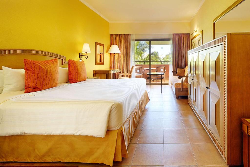 Barcelo Maya Tropical