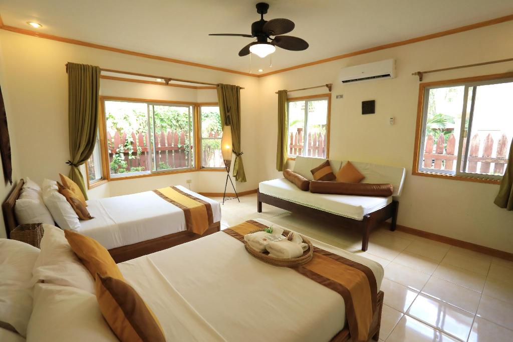 Palms Cove Resort