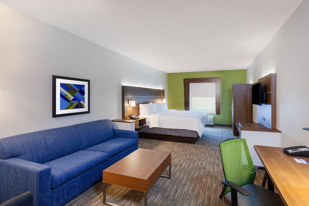 Holiday Inn Express & Suites Port Arthur Central