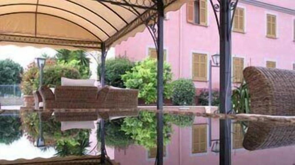 Arco Di Travertino