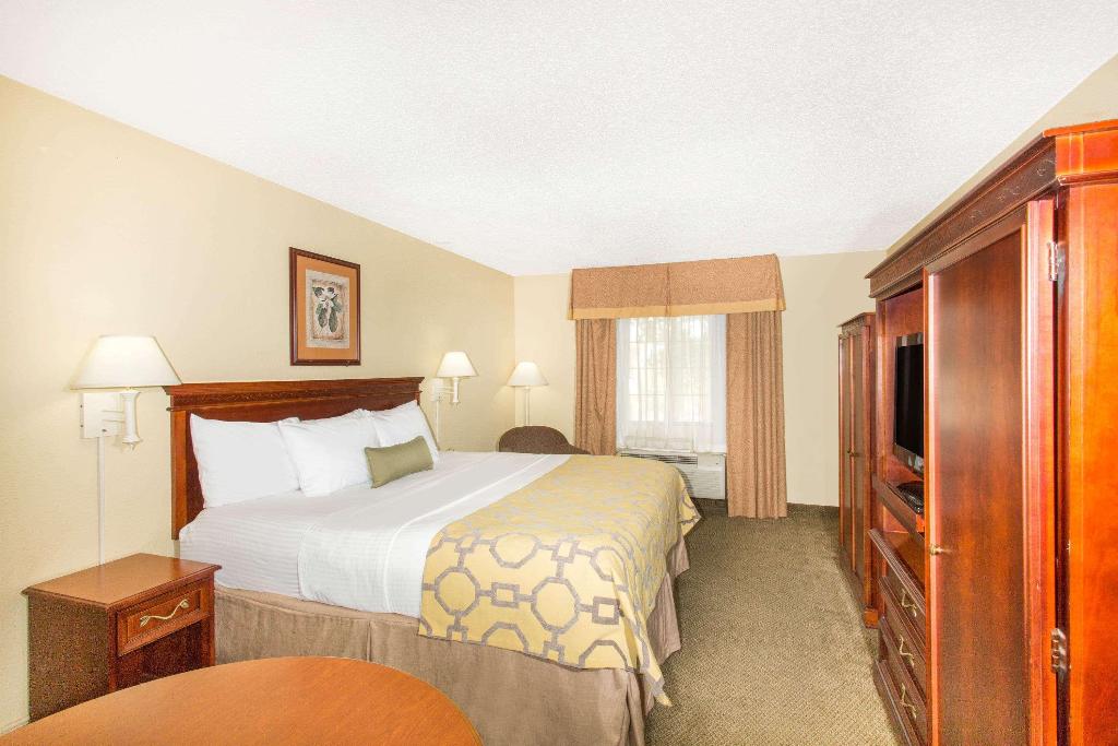 Spark by Hilton Rock Springs