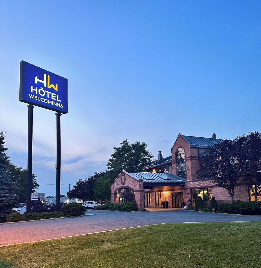 Hotel WelcomINNS Montreal-Boucherville