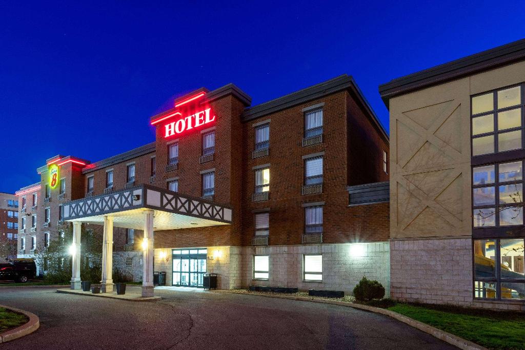 Super 8 By Wyndham Lachenaie/Terrebonne