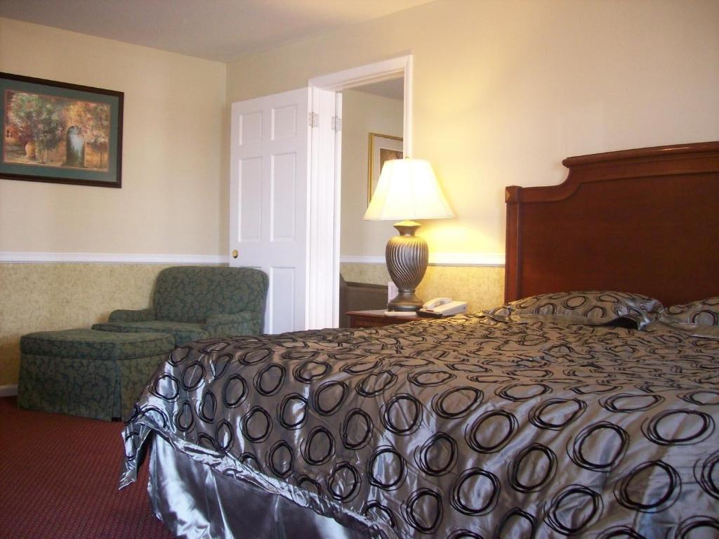 Rockford Alpine Inn and Suites