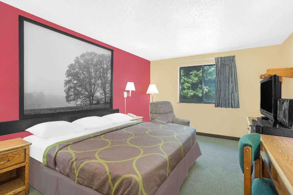 Super 8 By Wyndham Roanoke Va