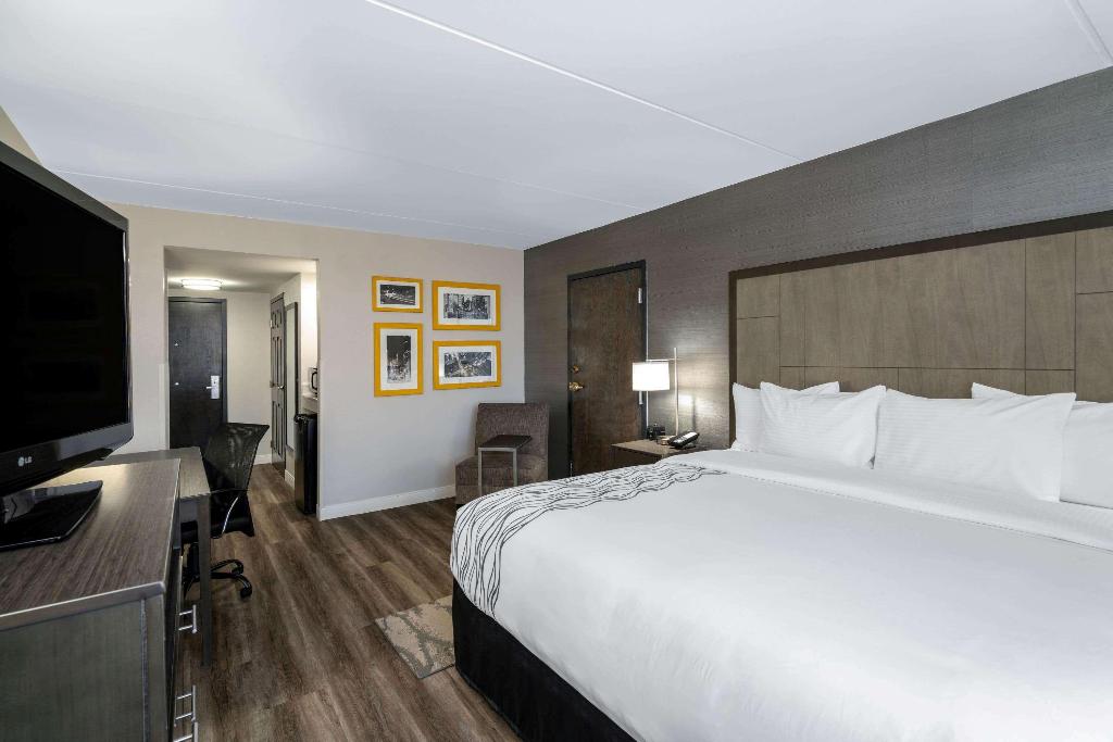 La Quinta Inn Suites Raleigh Downtown North