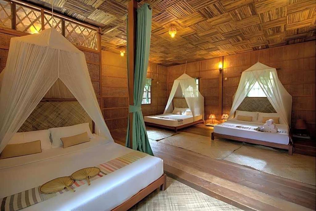 Palm Village Resort & Spa