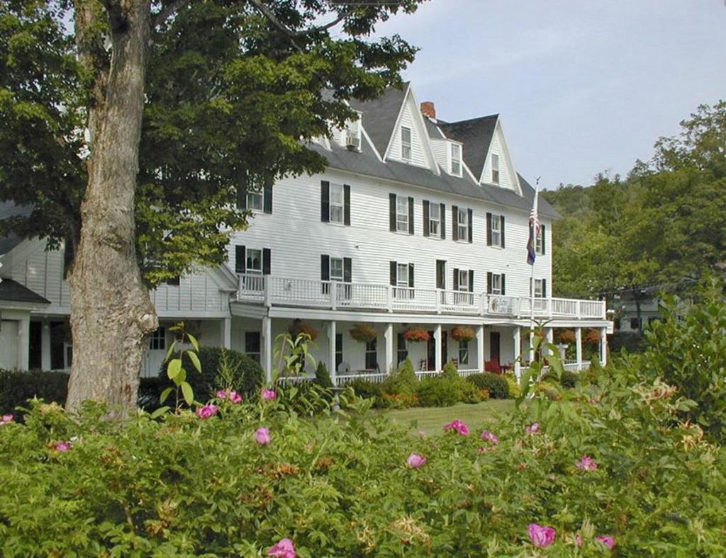 Echo Lake Inn