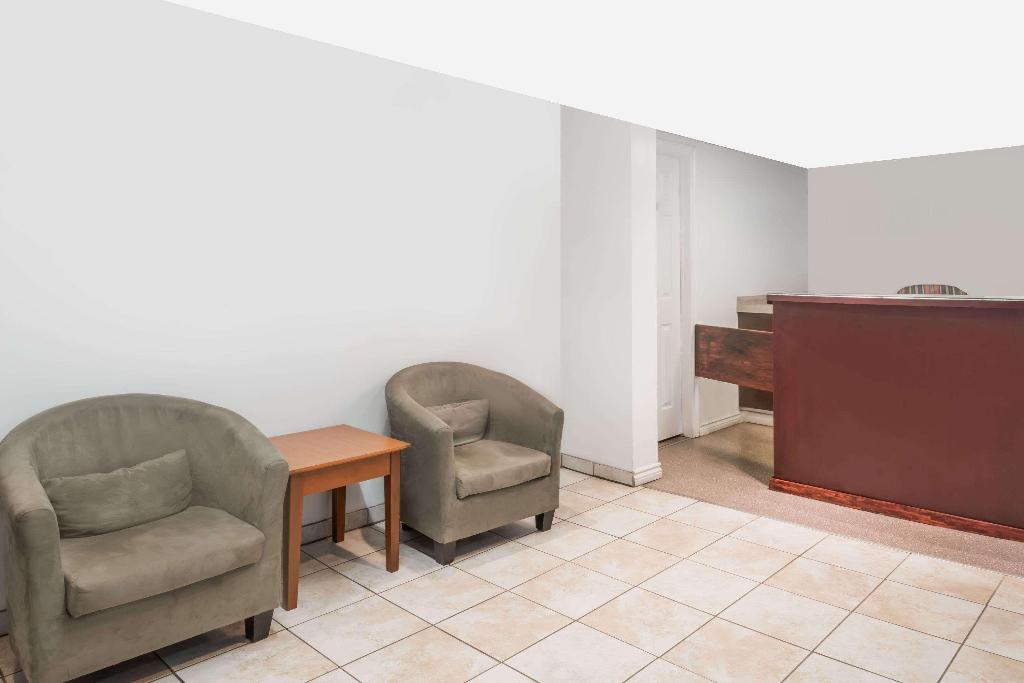 Knights Inn Arnprior