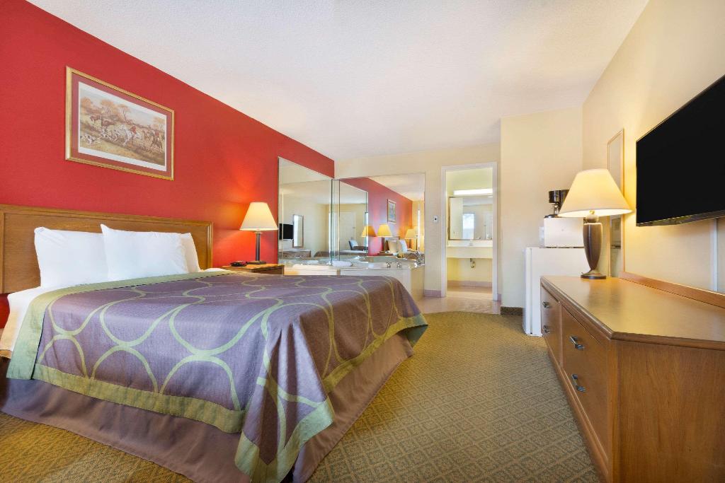Super 8 By Wyndham Lancaster