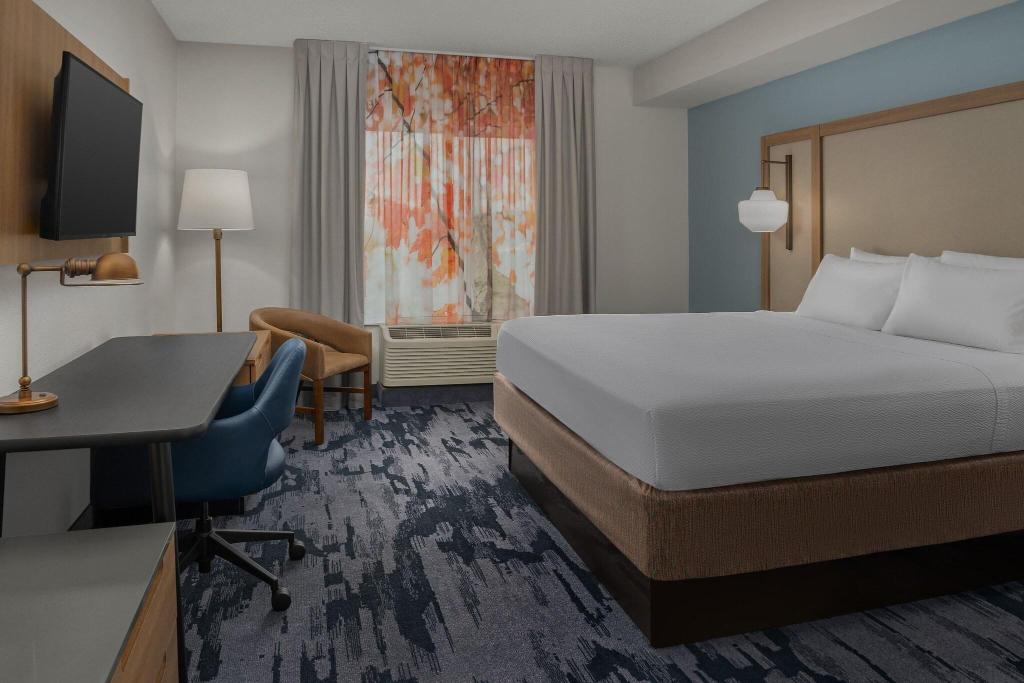 Fairfield Inn & Suites Roanoke North