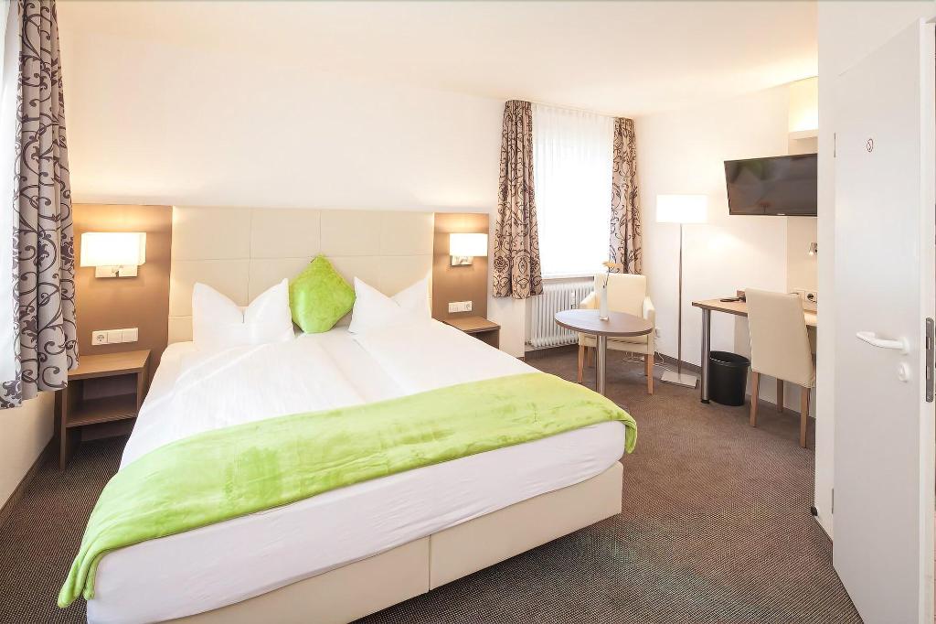 City Hotel