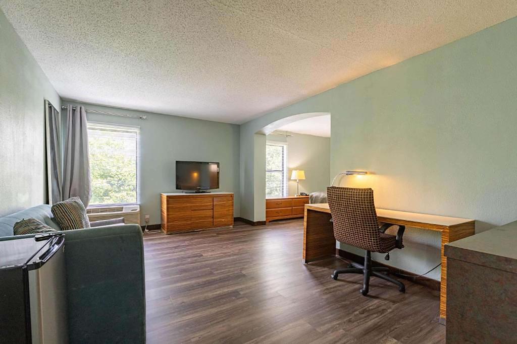 Baymont By Wyndham Creedmoor