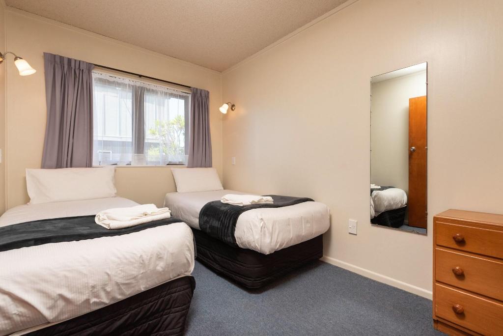 Cobblestone Court Motel