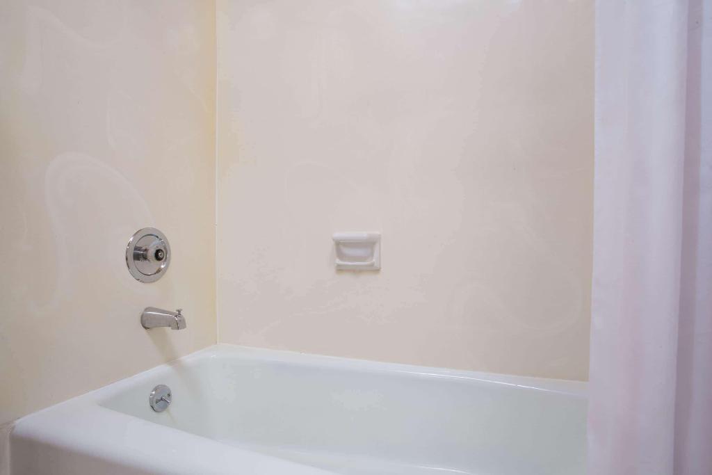 Howard Johnson By Wyndham Brigham City