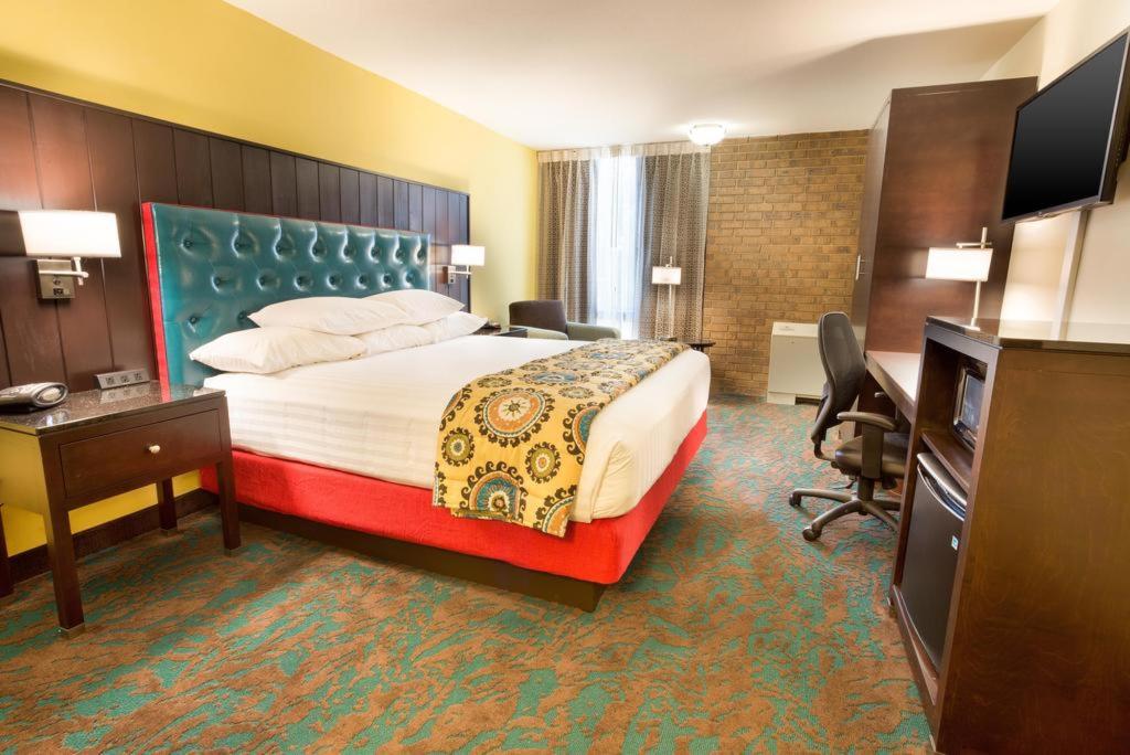 Heritage Inn&Suites San Antonio Airport, Trademark