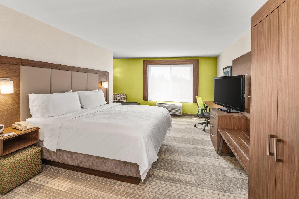 Holiday Inn Express & Suites Tacoma