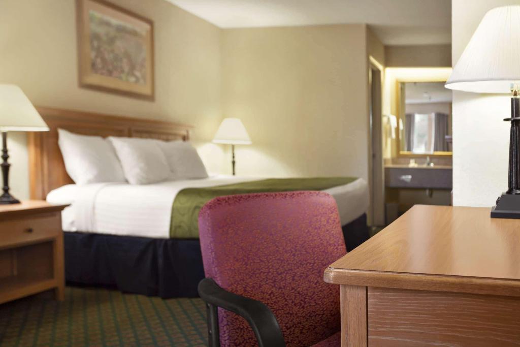 Days Inn & Suites By Wyndham Stuttgart