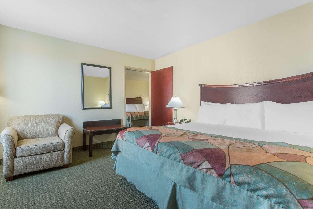 Baymont By Wyndham Wichita Falls