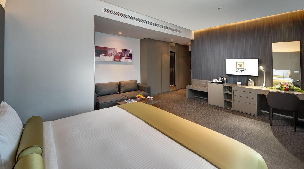 72 Hotel
