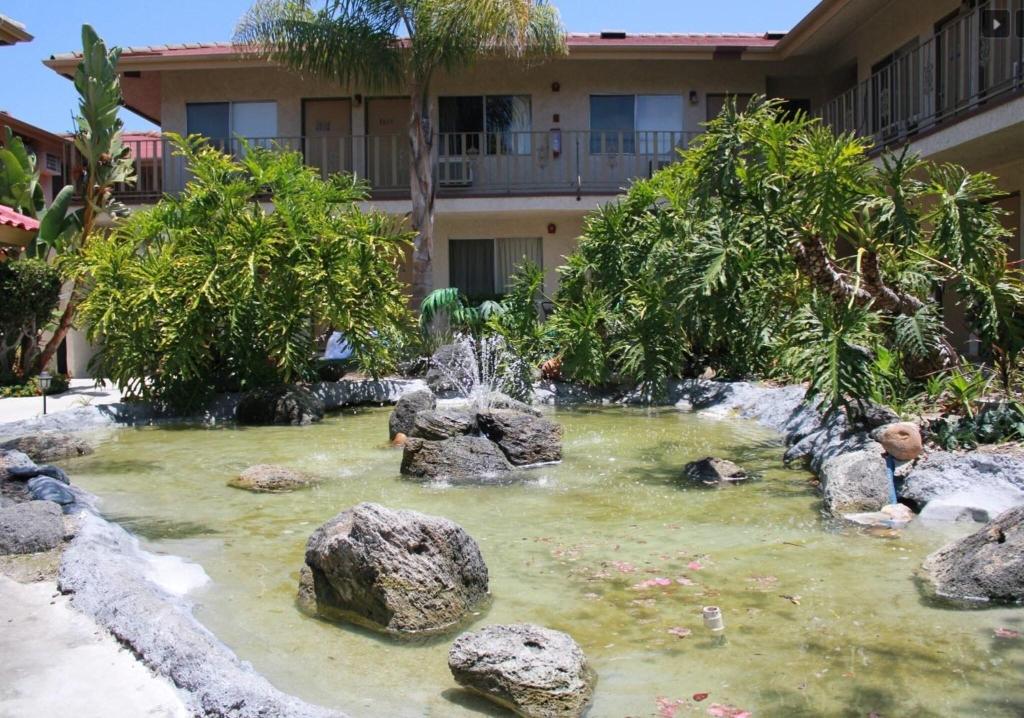 California Suites