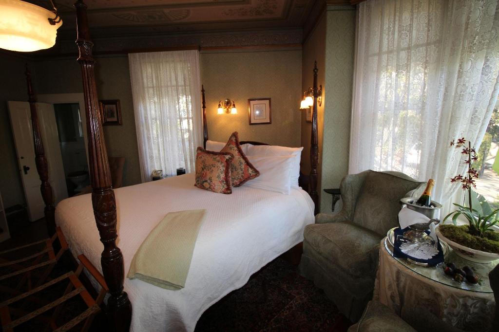 Simpson House Inn