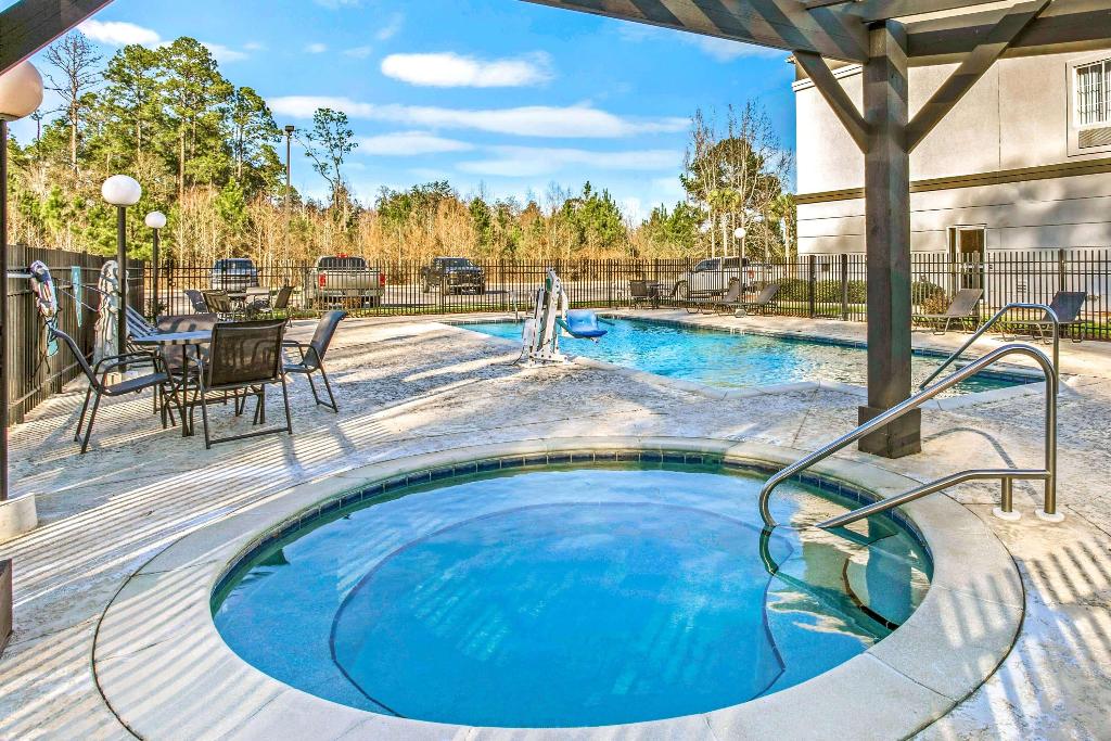 La Quinta Inn & Suites North Mobile - Satsuma