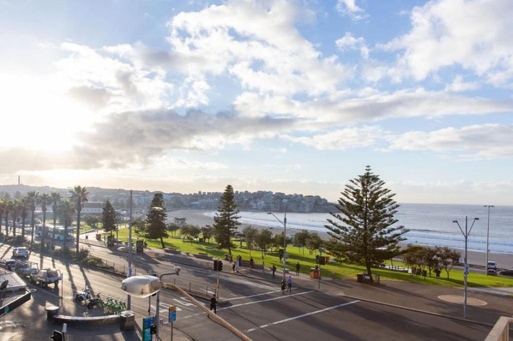 Hotel Ravesis, Bondi & Eastern Suburbs