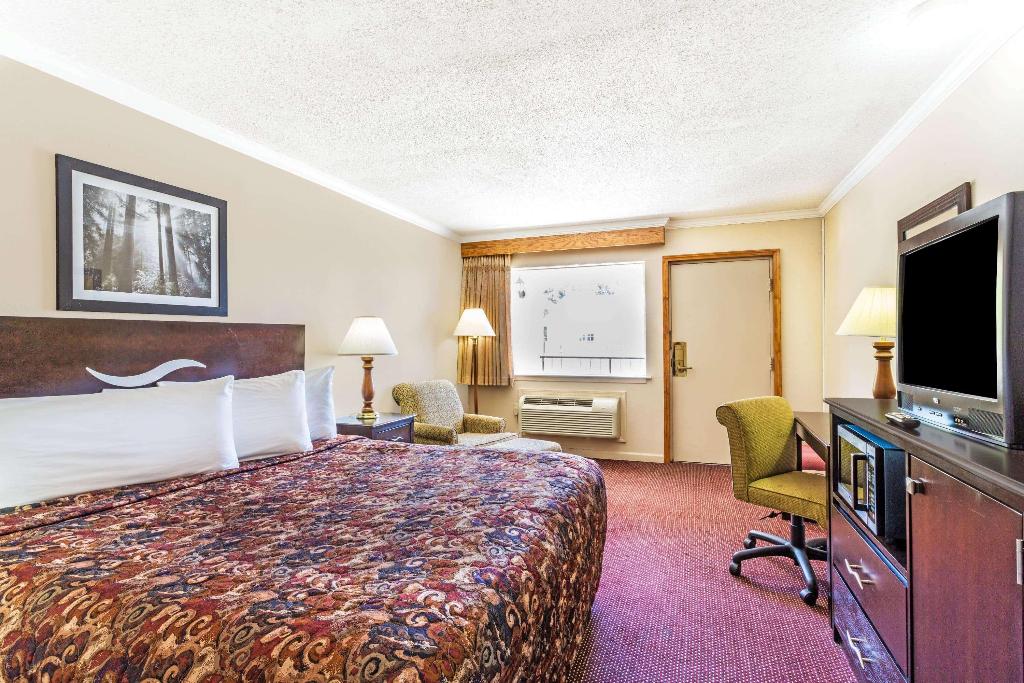 Days Inn by Wyndham San Antonio