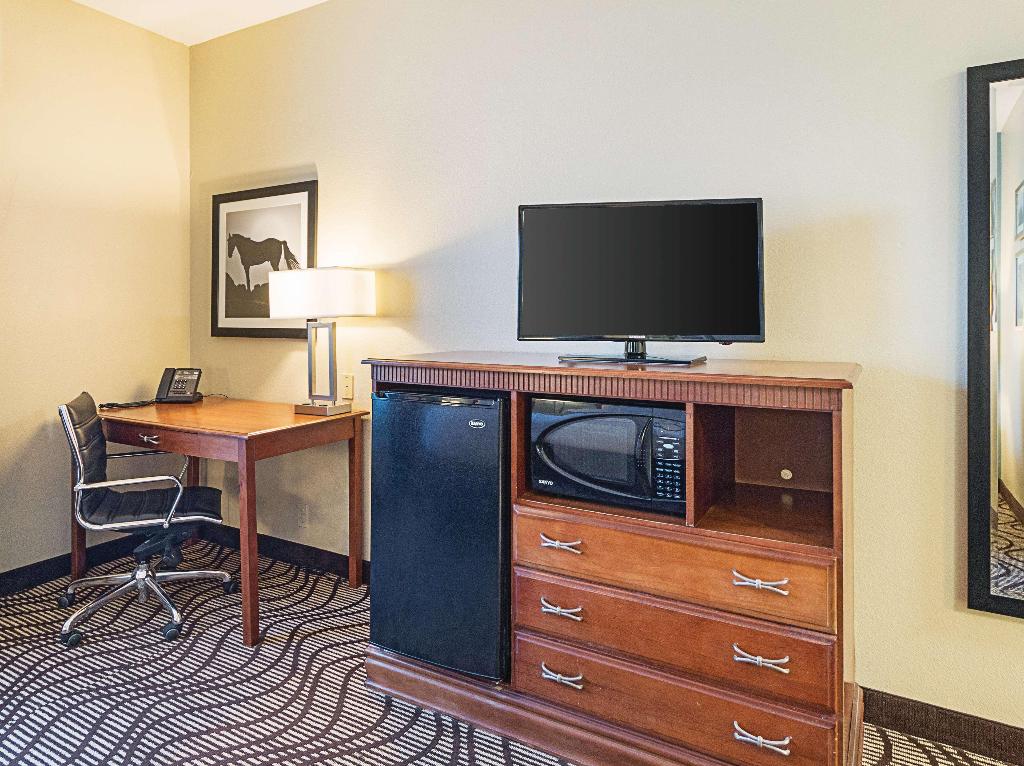 La Quinta Inn & Suites By Wyndham Mathis