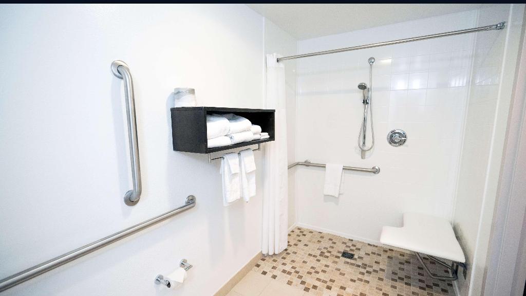 Country Inn & Suites by Radisson, State College (P