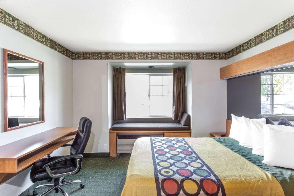 Super 8 by Wyndham Midvale/Midvalley/Salt Lake Cty