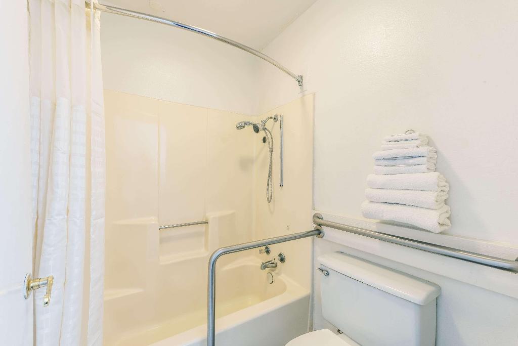 Super 8 By Wyndham Eastland