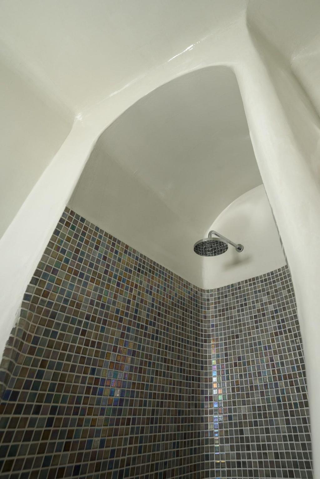 Vallas Apartments