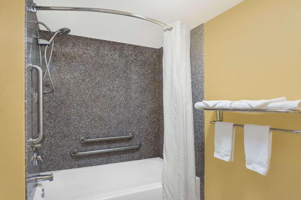 Super 8 by Wyndham Sarasota Near Siesta Key