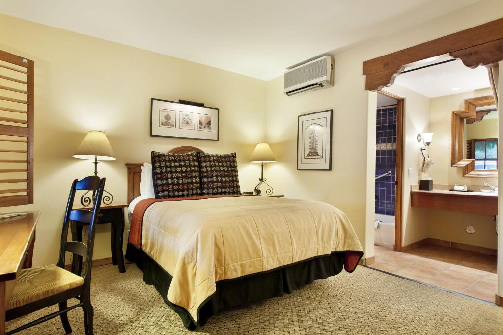 Pinon Court
