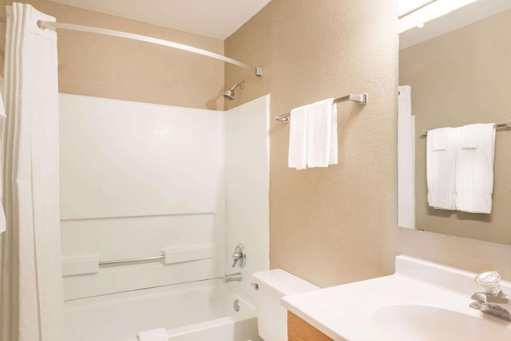 Super 8 By Wyndham Socorro
