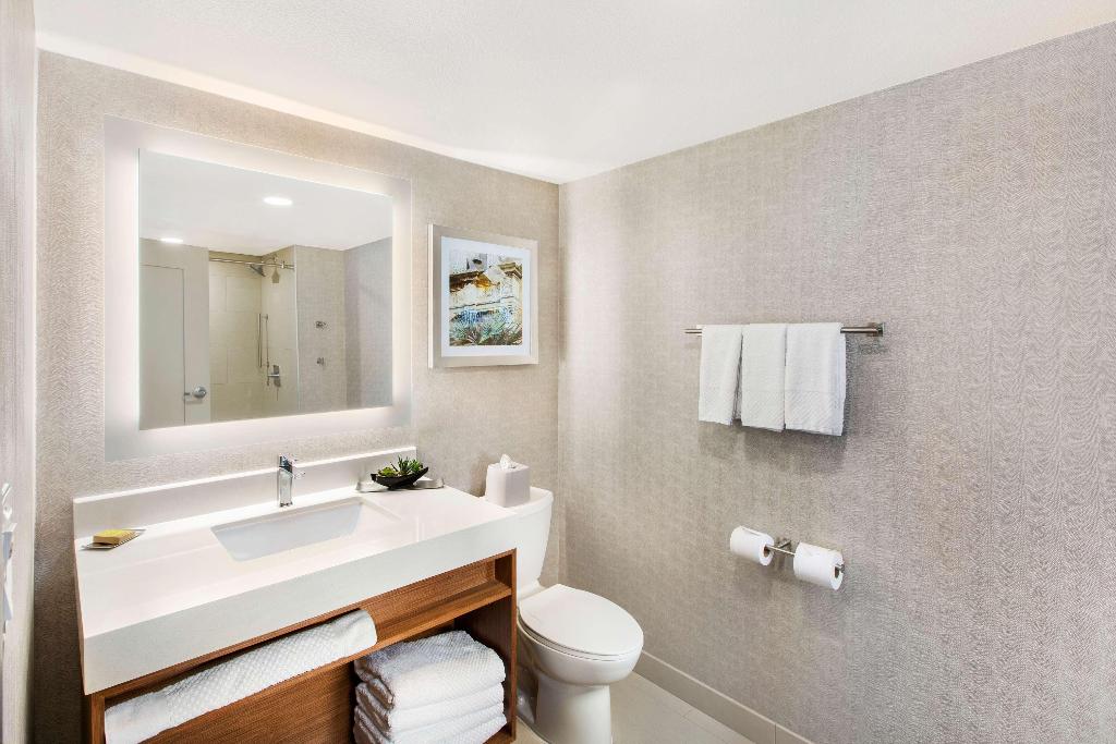 DoubleTree by Hilton San Antonio Northwest