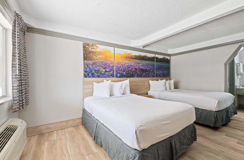 Days Inn by Wyndham Kenedy