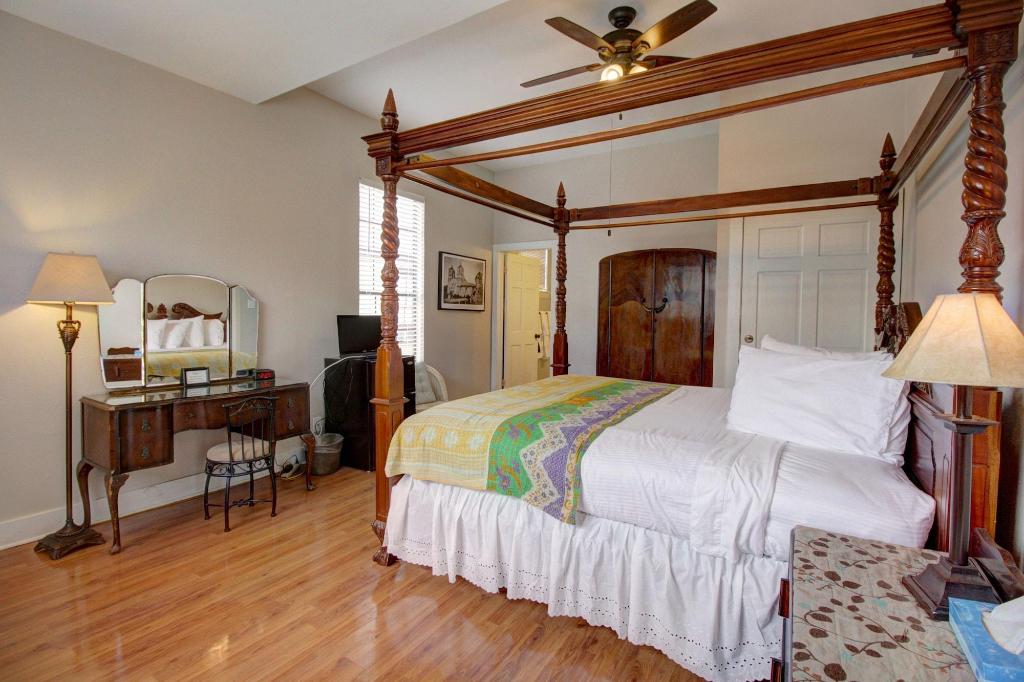 Inn on the Riverwalk
