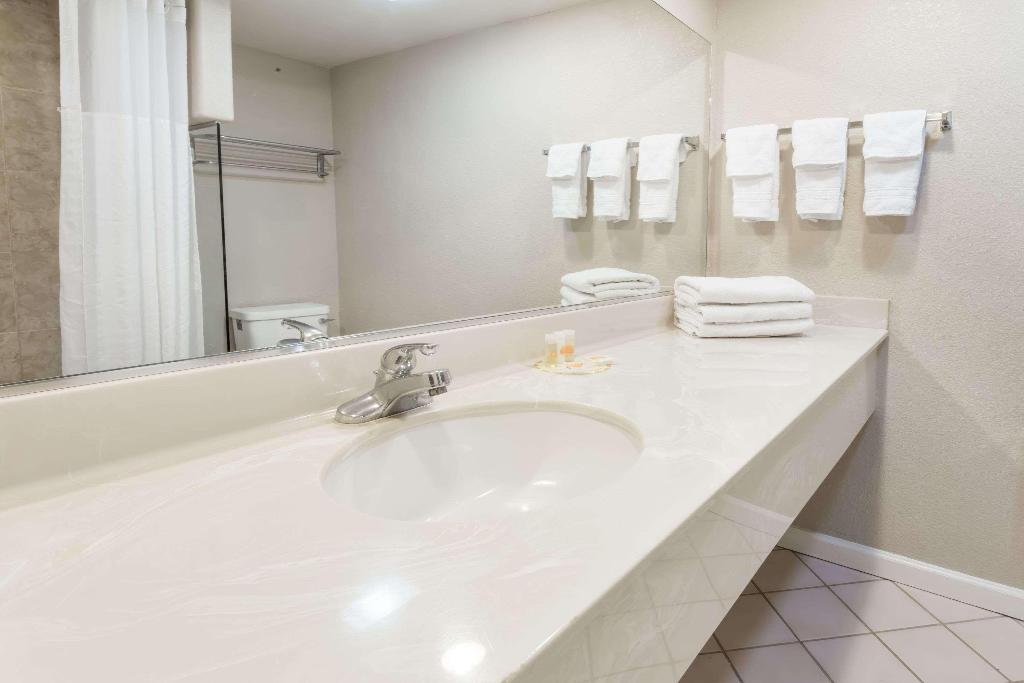 Prodigy Hotel, a Days Inn by Wyndham