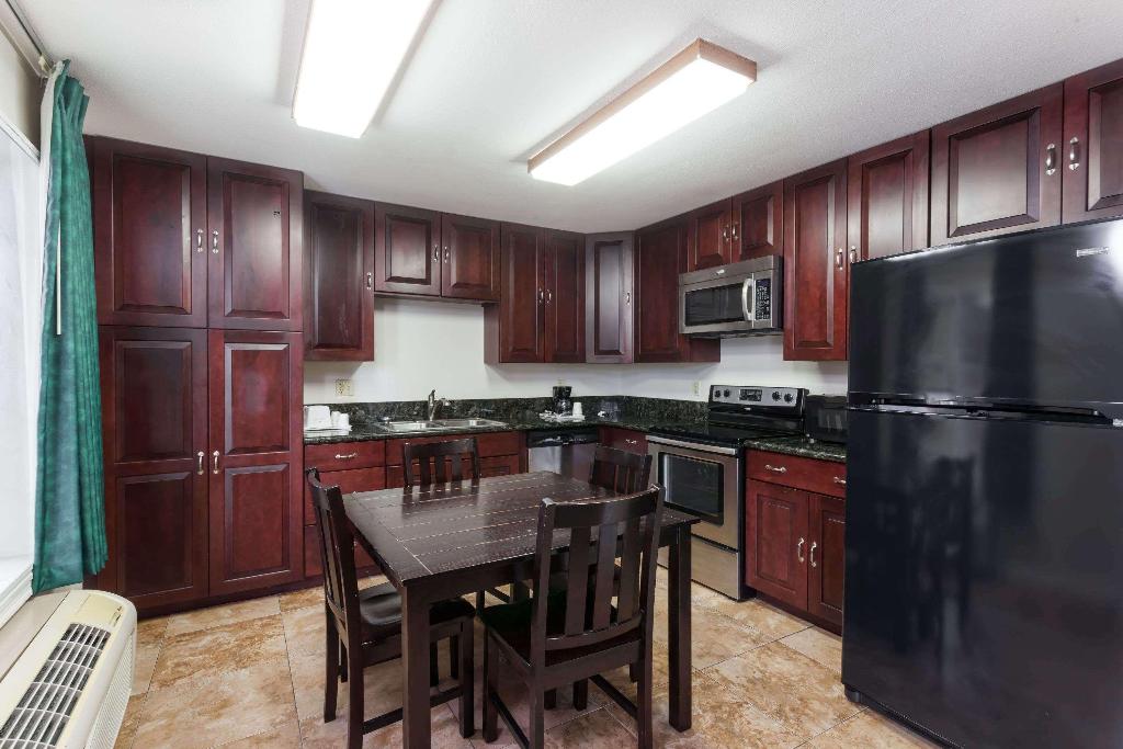 Ramada by Wyndham Oceanside