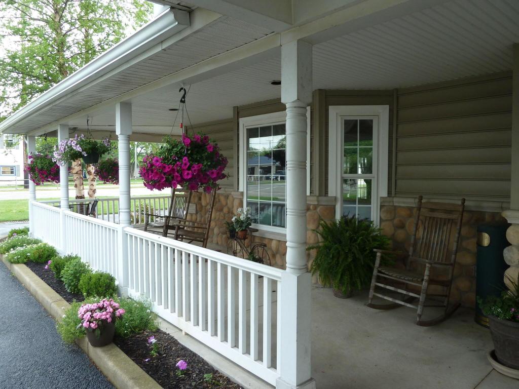 Hearthstone Inn & Suites