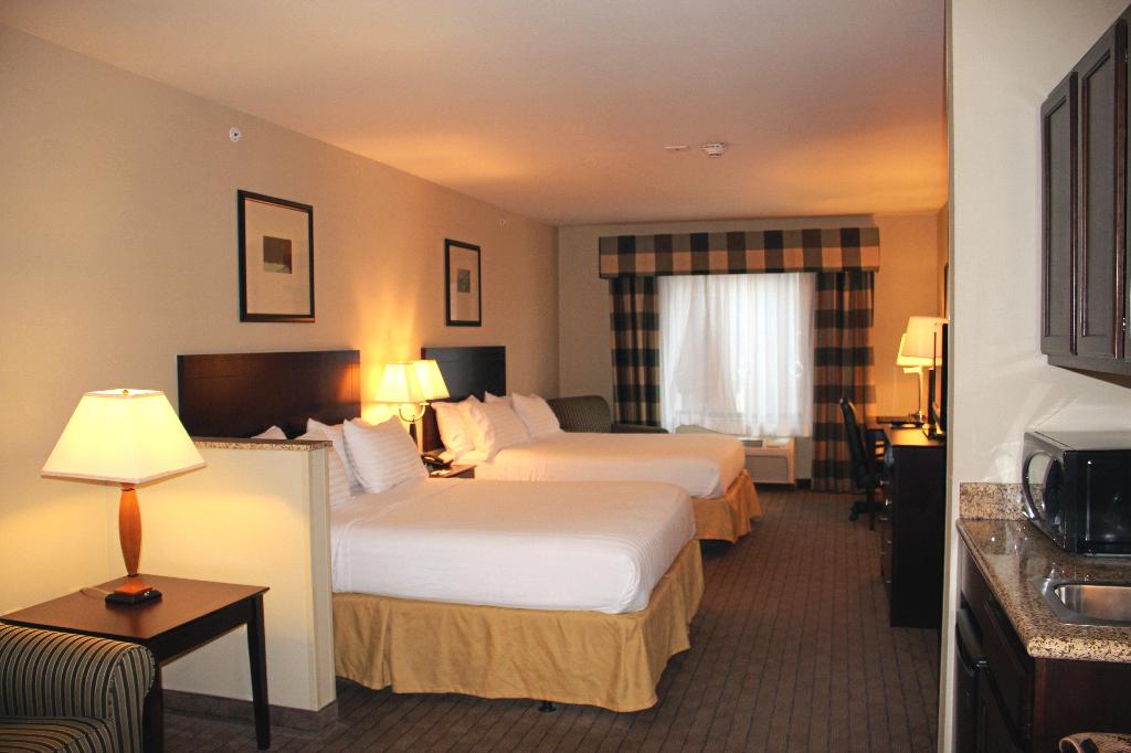 Holiday Inn Express & Suites Syracuse North Airpor