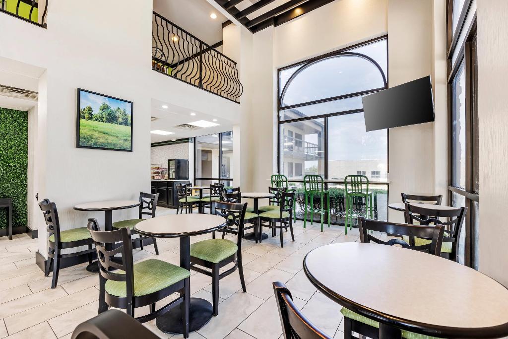 Arbor Suites Medical Mile